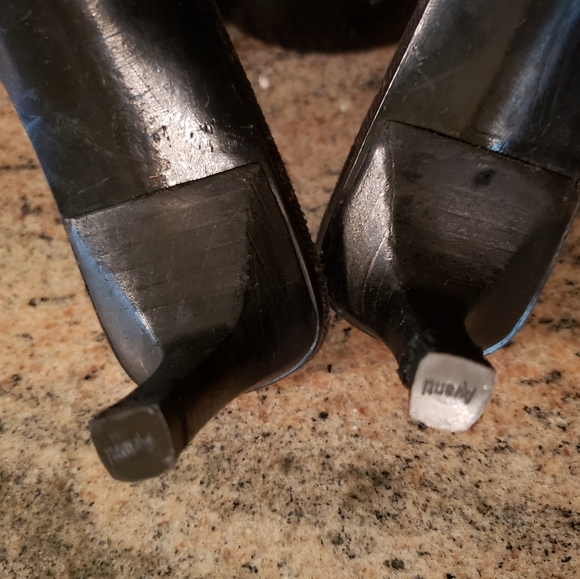 Authentic Gucci slides - Picture 3 of 6